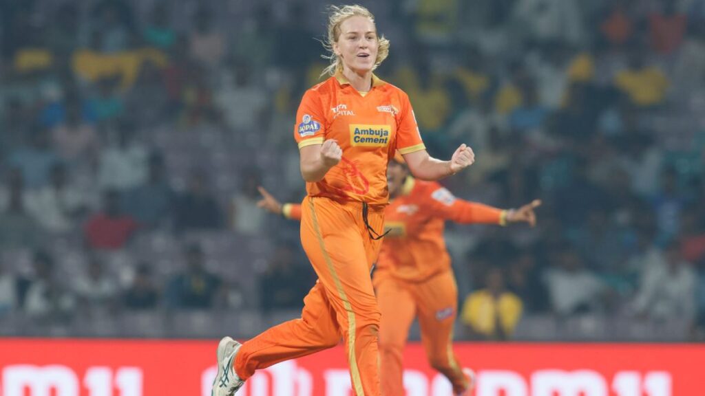 Gujarat Giants defeated Royal Challengers Bangalore by 19 runs
