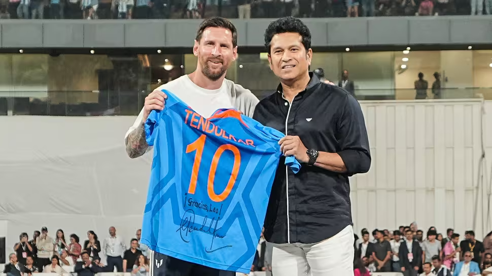 Sachin interacts with fans in Marathi in Mumbai with Lionel Messi